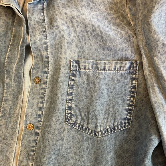 Cloth and Stone leopard denim chambray shirt - Picture 6 of 6